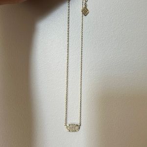 Kendra Scott necklace